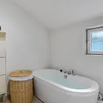 Дом отдыха Lovely In With Kitchen